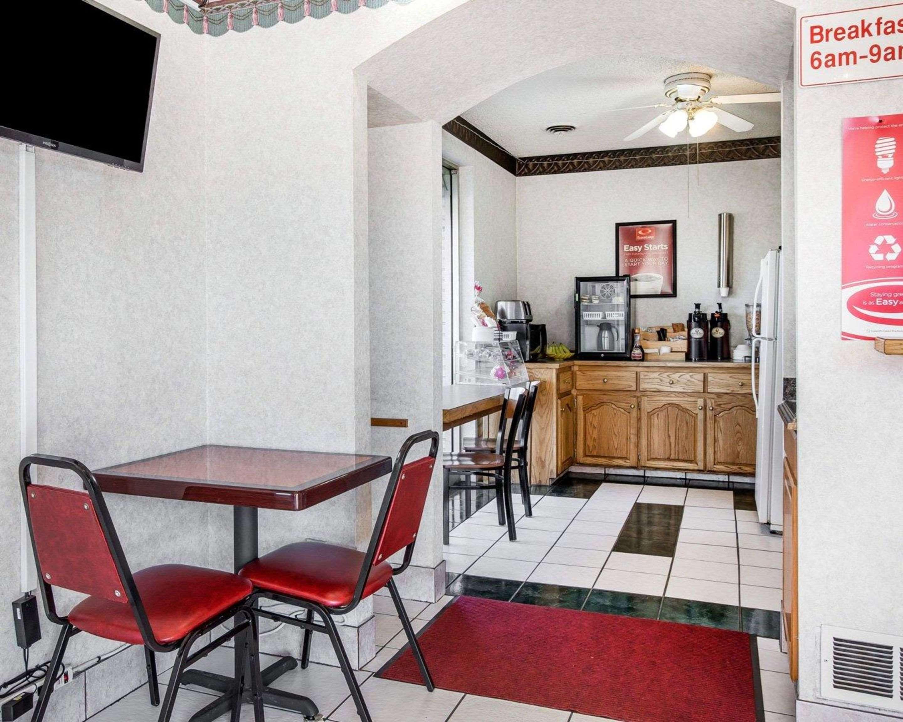 Econo Lodge McDonough Exterior foto